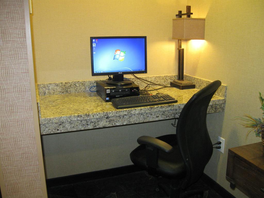 Little Missouri Inn & Suites New Town Buitenkant foto