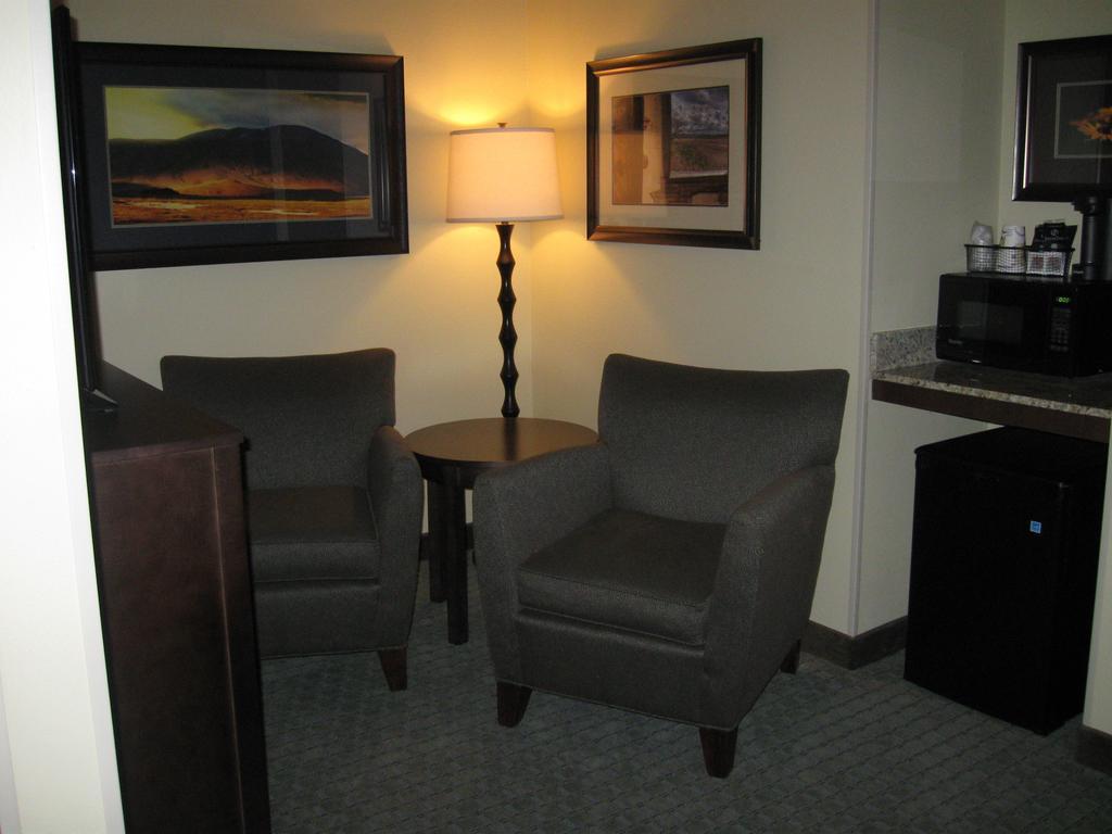 Little Missouri Inn & Suites New Town Buitenkant foto