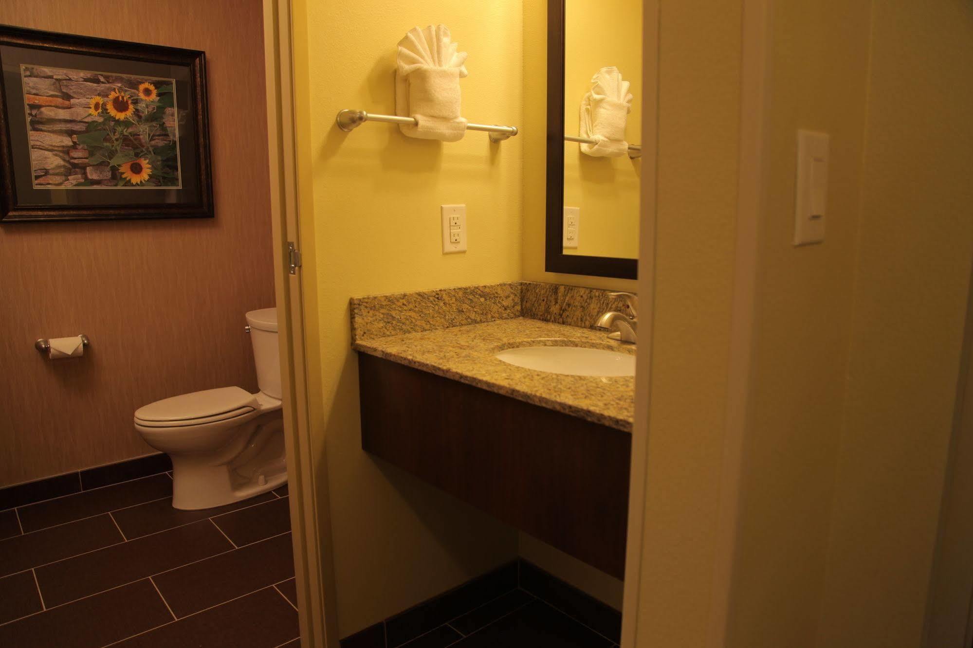 Little Missouri Inn & Suites New Town Buitenkant foto
