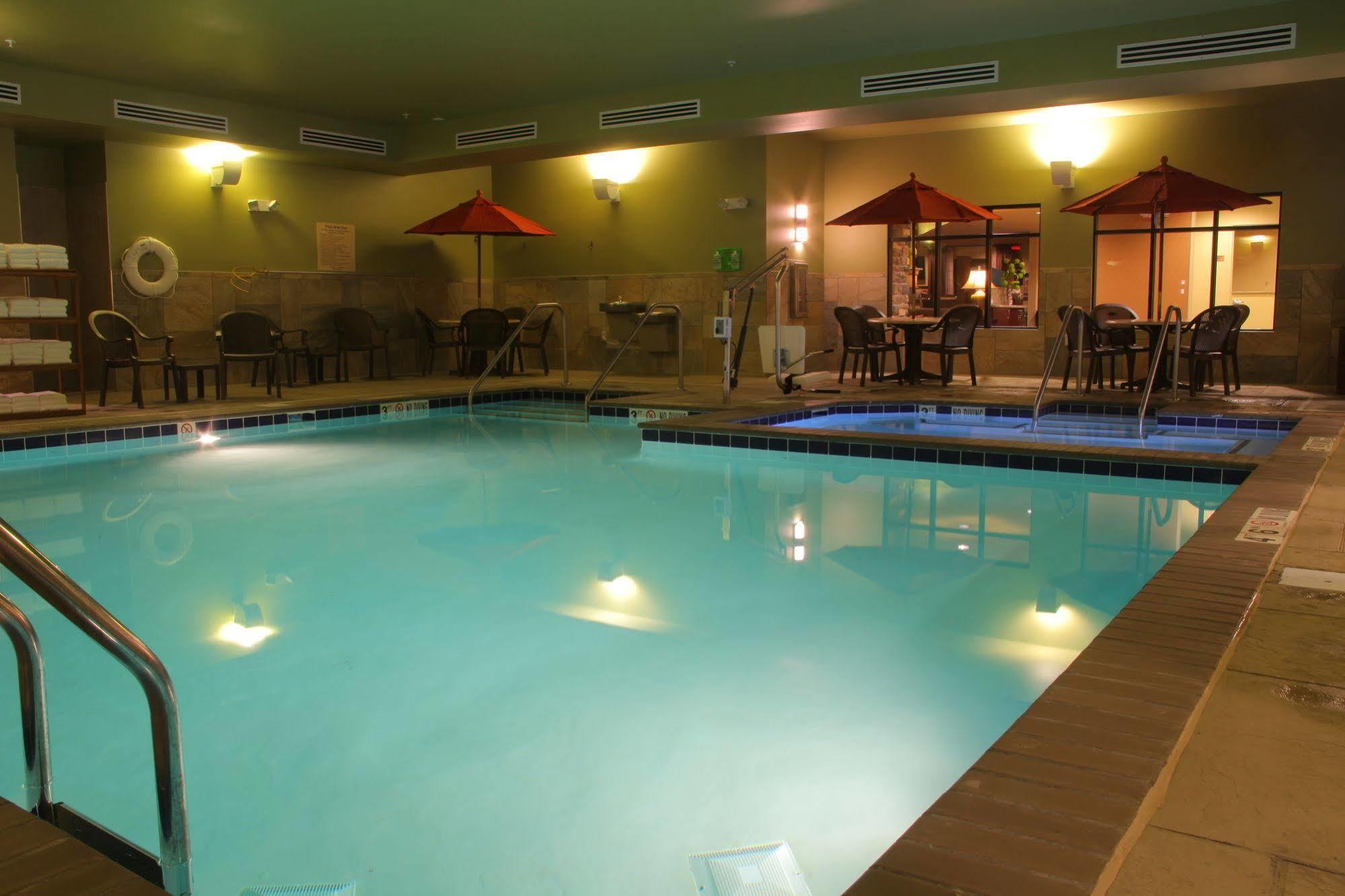 Little Missouri Inn & Suites New Town Buitenkant foto