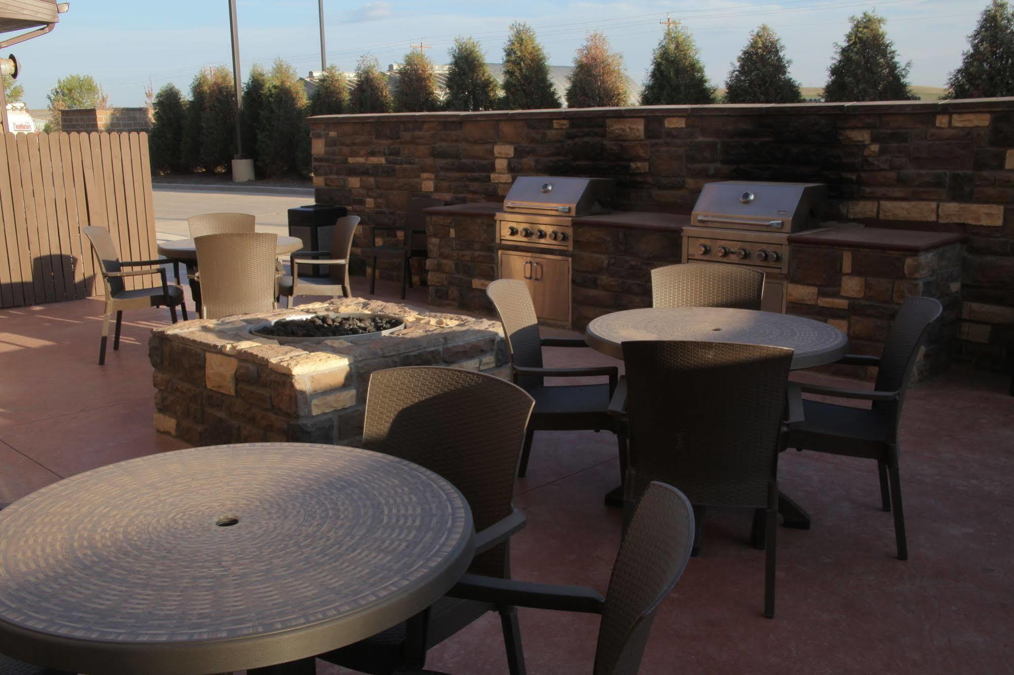 Little Missouri Inn & Suites New Town Buitenkant foto