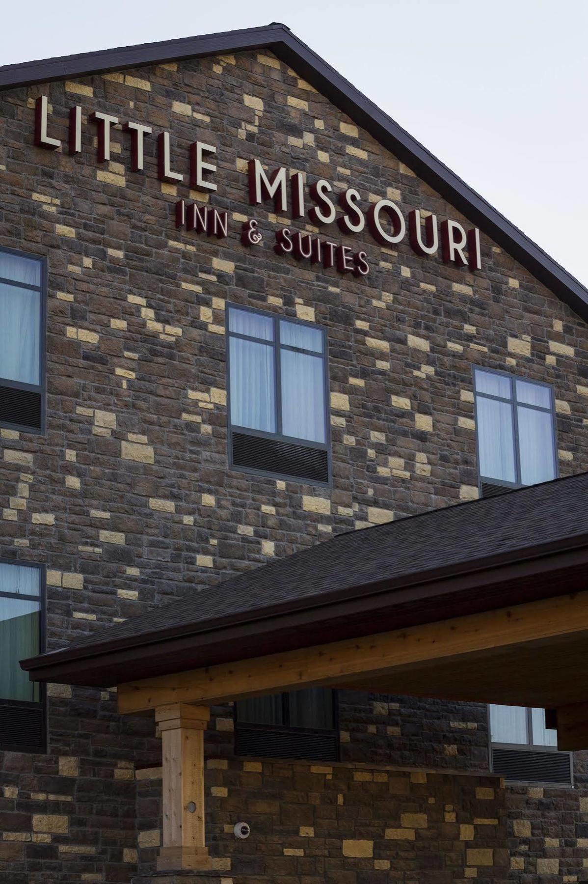 Little Missouri Inn & Suites New Town Buitenkant foto